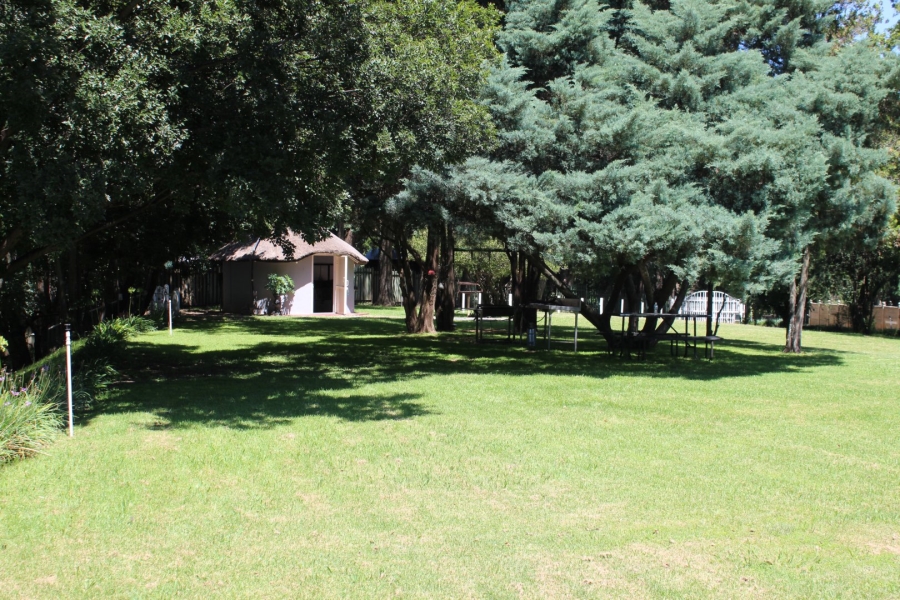 Commercial Property for Sale in Lindequesdrif North West